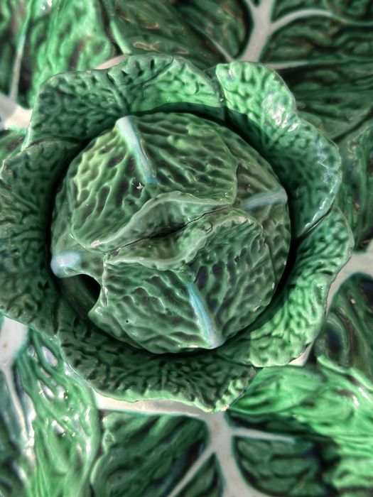 Голямо плато за предястия, портогалска майолика от Bordallo Pinheiro