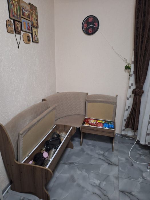 Vând colțar cu spațiu de depozitare + 2 tamburele