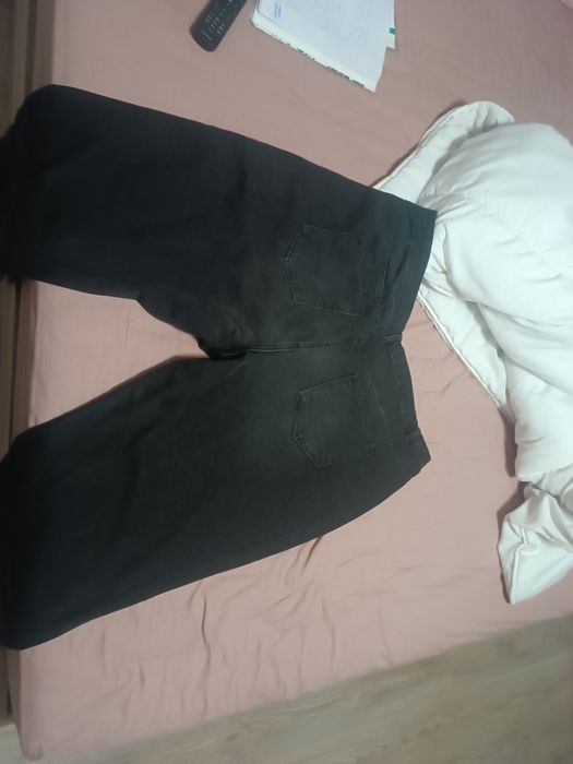 Черни дънки с камъни