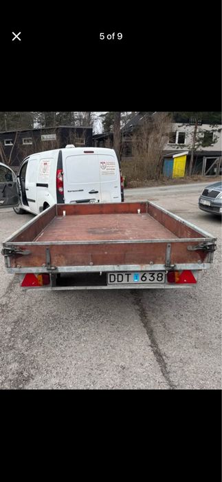 Remorcă cu sistem frânare, incarcatura 520 kg
