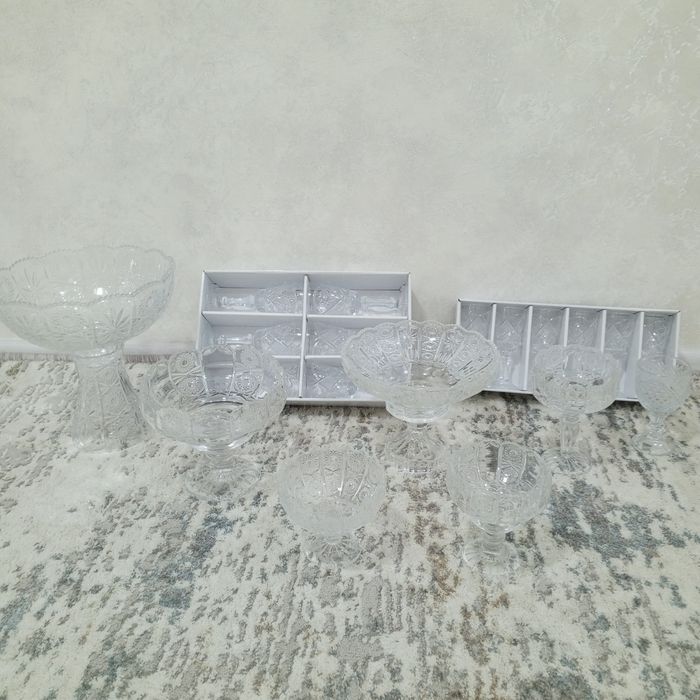 Chinni idishlar sotiladi