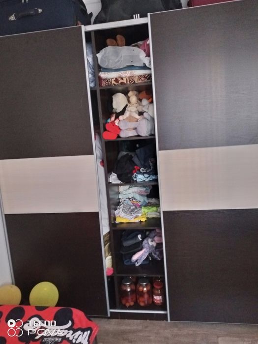 Шкаф купе большой.