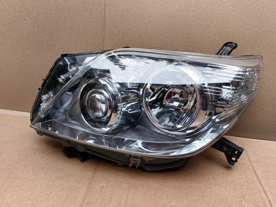 Ляв фар за Toyota Land Cruiser 150 Xenon / Тойота Ленд Круизер Ксенон