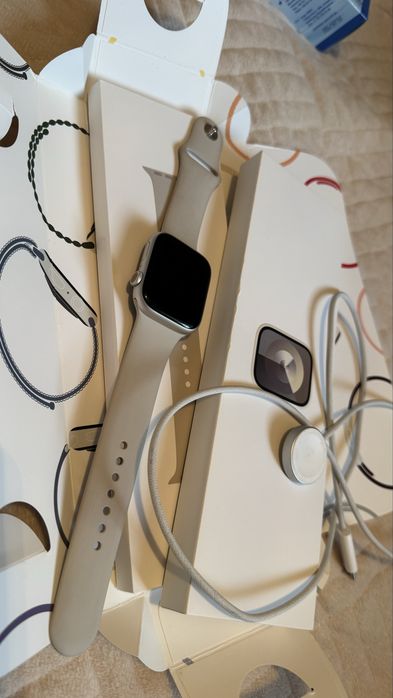 Apple Watch Series 9, 45mm Starlight