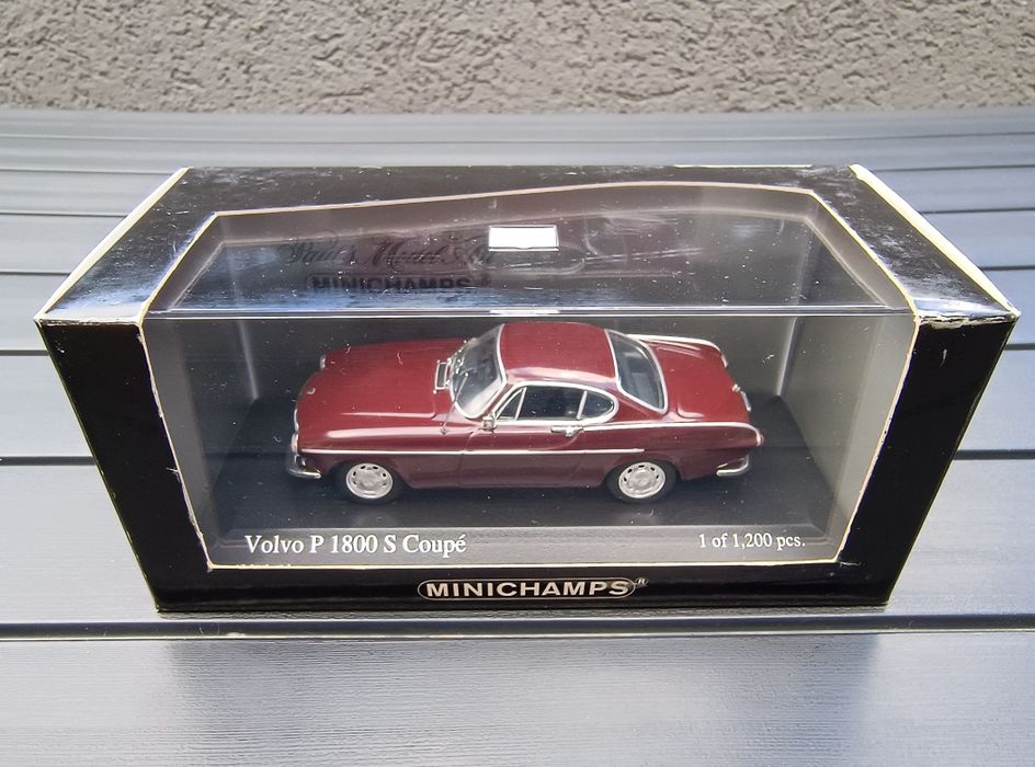 Volvo P1800s coupe 1:43 Minichamps