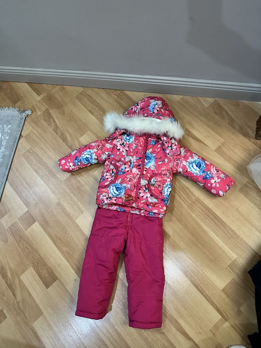 Продам детские куртки