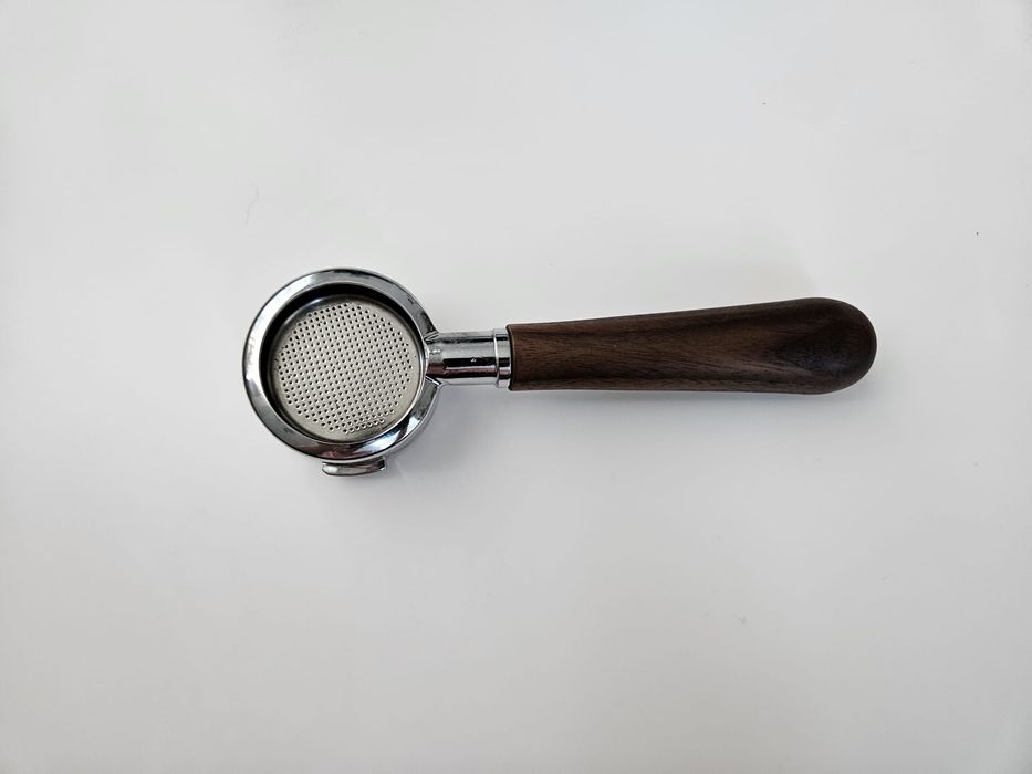 Portafiltru Lelit 57mm fara fund cu maner lemn