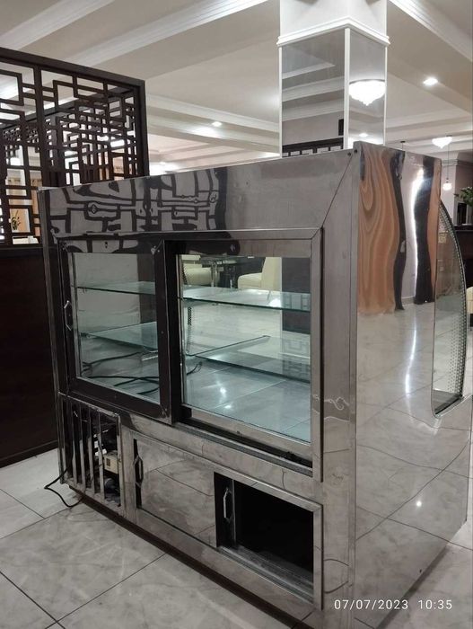 Холодильники для напитков,сладостей,колбас.