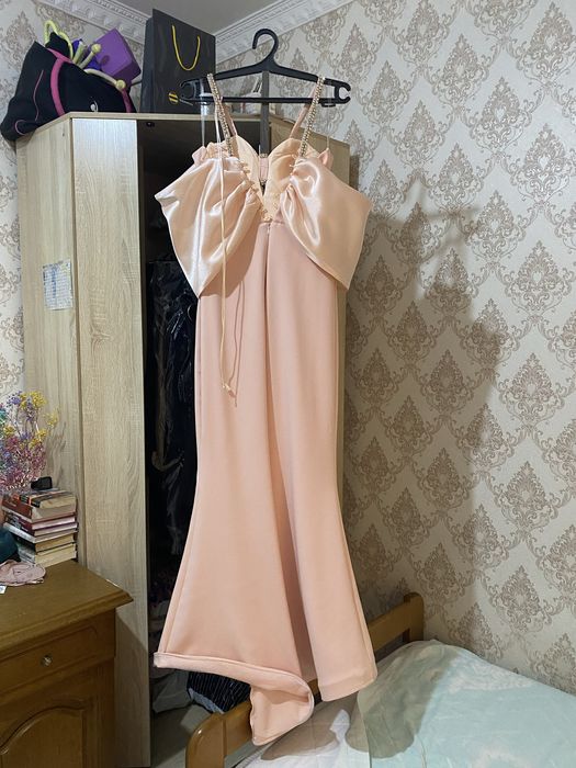 Платье вечернее(на выпусной)