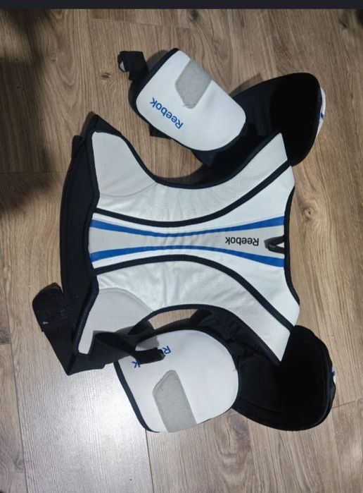 Нагрудник хоккейный