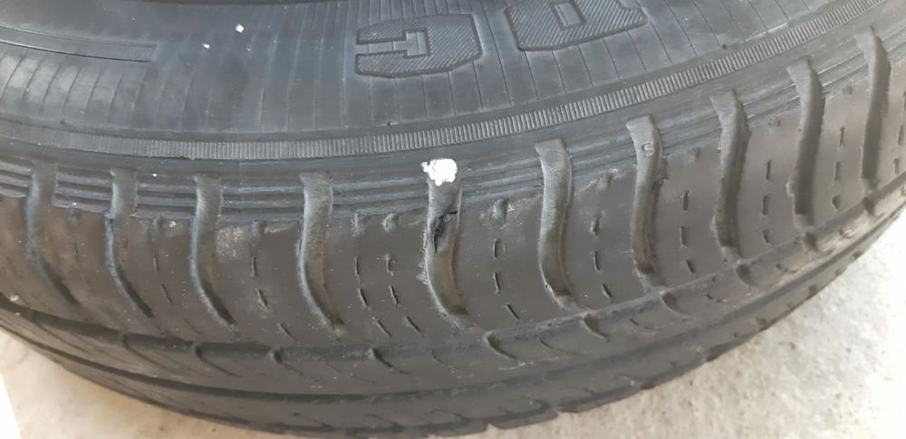 Продам шины размер 195/65/15