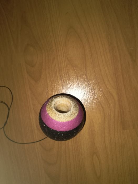 Vând tama o kendama revo