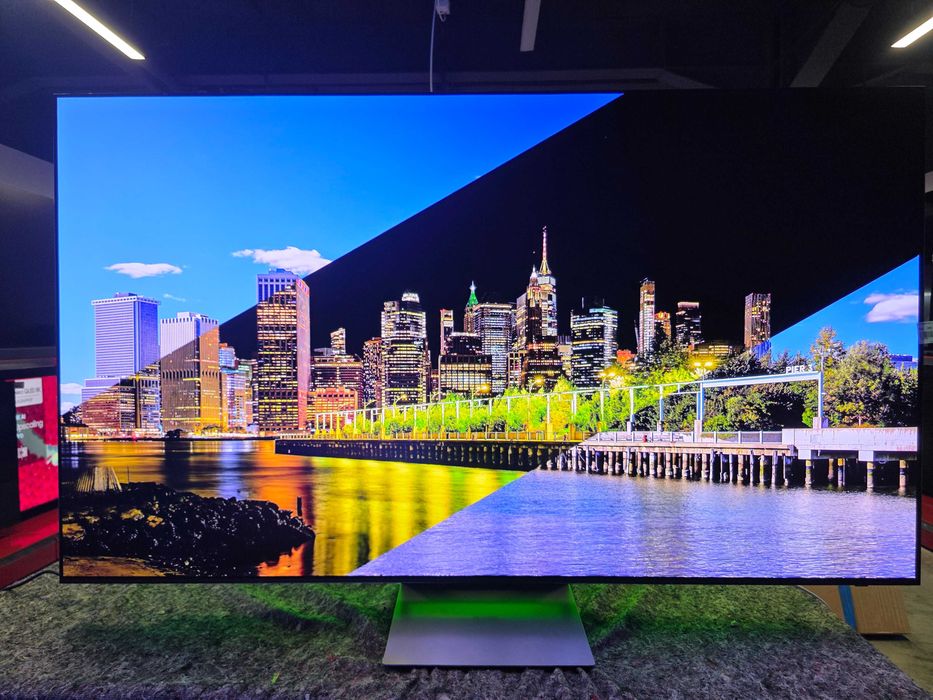 Televizor Smart SAMSUNG OLED QE77S90H 195 cm 4K Ultra HD 144Hz QD-OLED HDR Smart TV WiFi Clasa F Garantie Reselecto