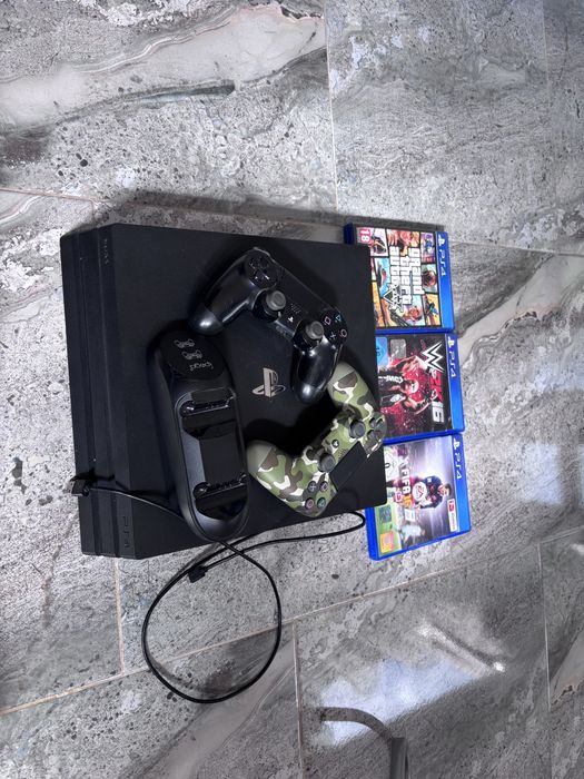 Vand Playstation 4 pro