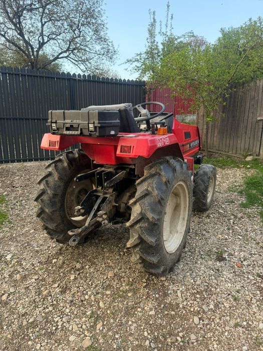 Tractoras Japonez mitsubishi