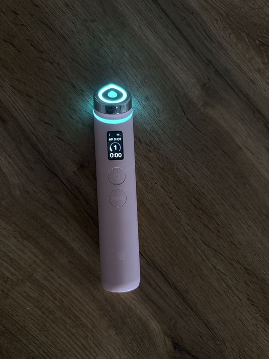 Medicube микротоковый массажер