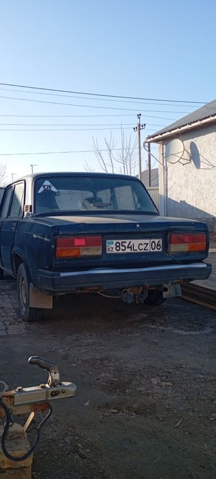 Автомобиль ВАЗ-2107