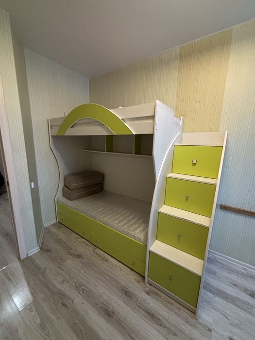 Продам б/у детскую кровать