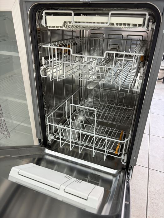 Miele G 4620 тясна миялна за частично вграждане/24 мес гаранция