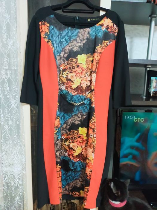 Продам платье женское