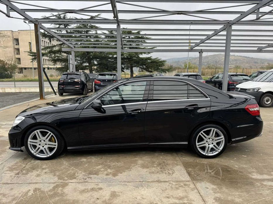 Mercedes-Benz E 350 AMG/231hp/кожа/шибидах/регистрирана