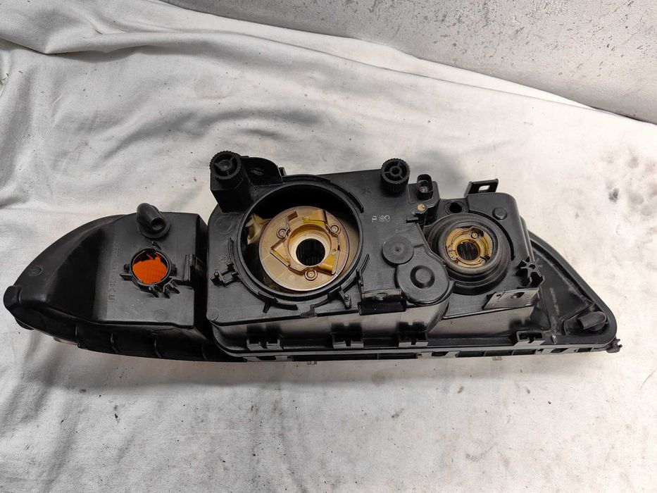 Оригинален фар БМВ 5 Е39   BMW 5 E39