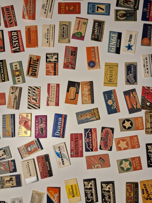 Colectie de ambalaje si lame de ras retro