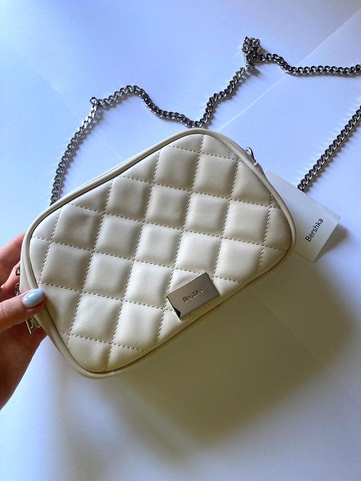 Чанта Bershka, кремава