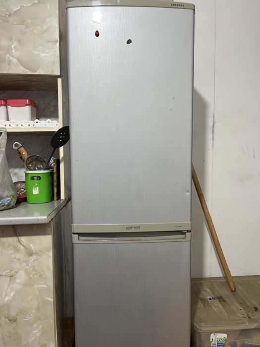 Холодильник морозилник холодильник