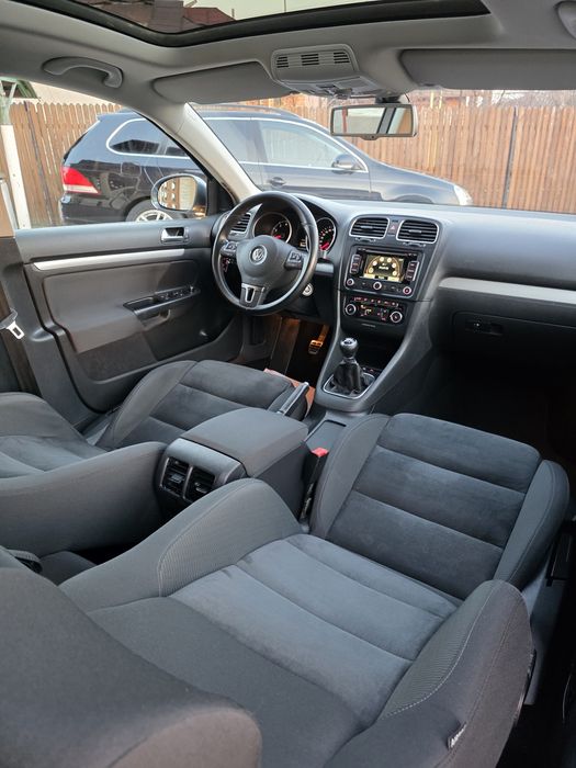 Vw Golf 6*XENON*LED *Navi*Alcantara*Panorama*ParkPilot..