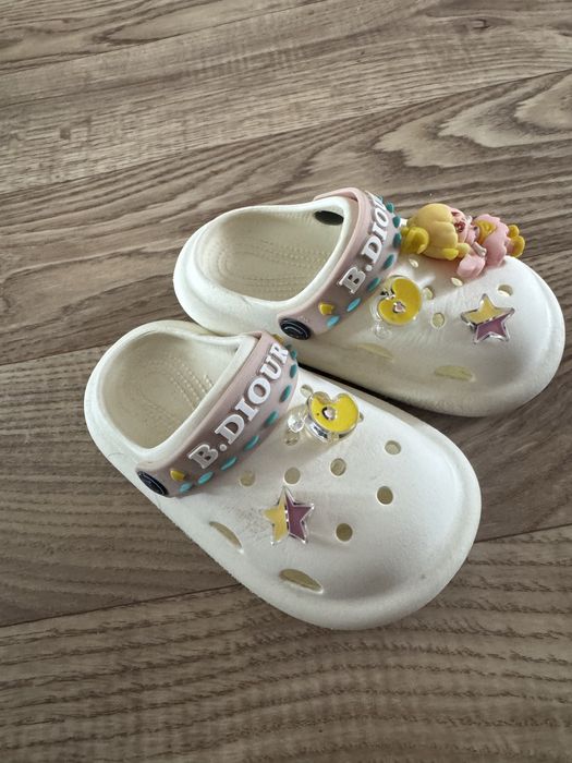 Продам обувь для девочки