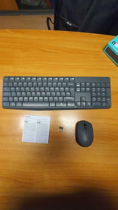 Клавиатура с мишка Logitech MK 235