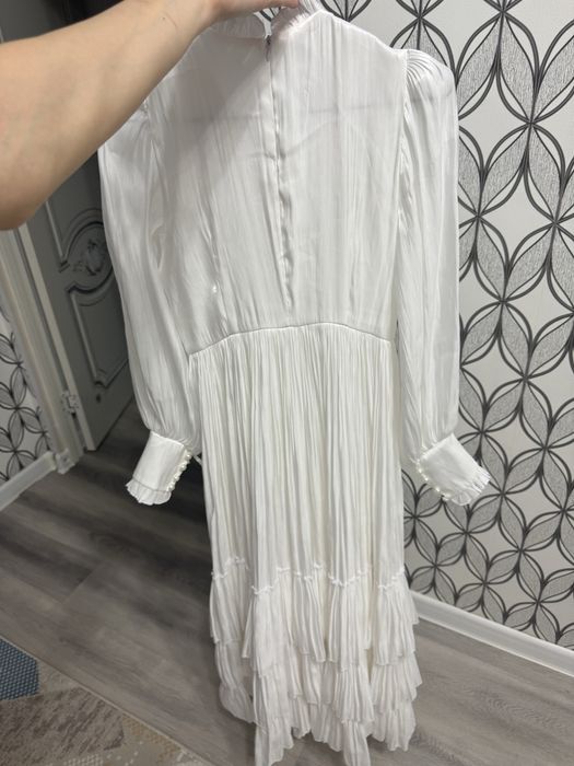 Белое платье женское
