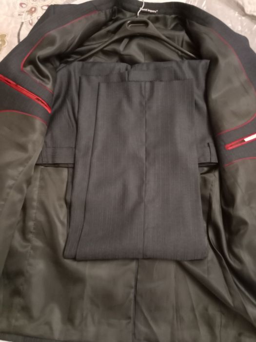 Костюм мужской новый