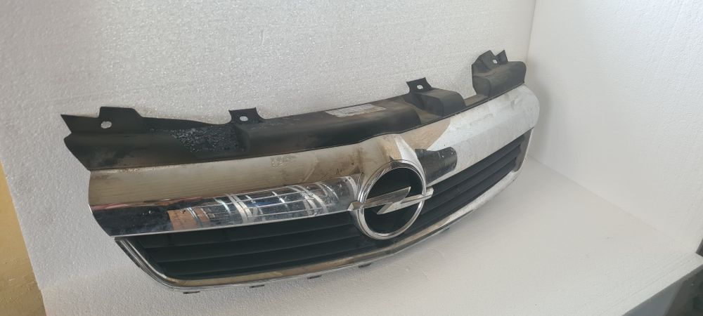 Far grila fata opel Zafira b