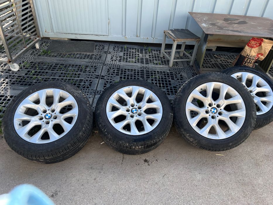 Продавам джанти с гуми Pirelli r19 255/50/19 5.112