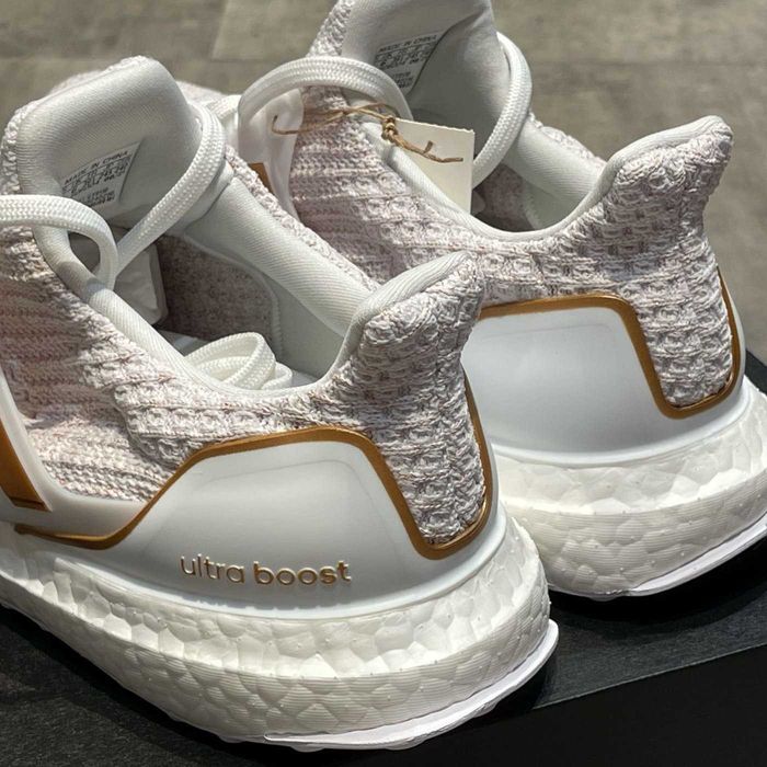 Оригинални маратонко * ADIDAS ULTRABOOST DNA 4.0 * EU41 1/3