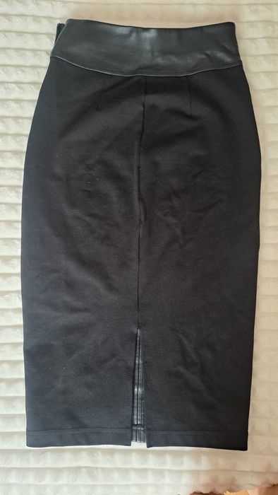 2 buc.  Fusta cu paiete/ piele