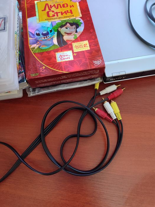 Продам DVD Sony  работает на ура