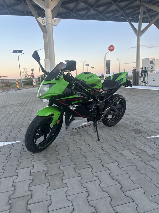 Kawasaki ninja 125 2022