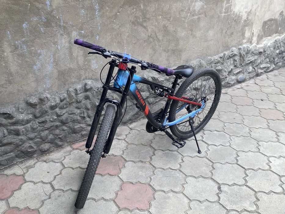 Двух подвес велосипед