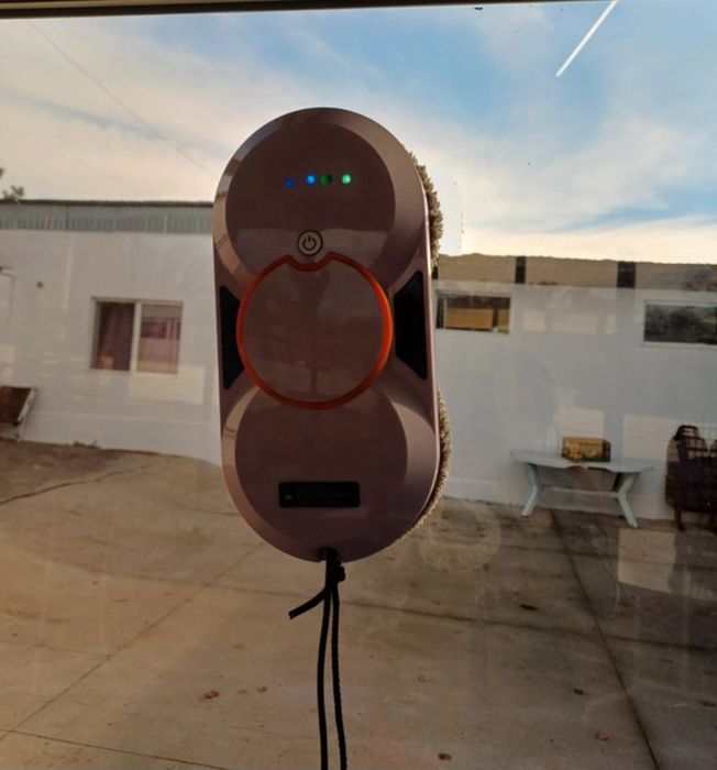 Robot de spălat geamuri