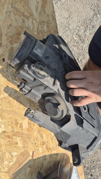 Оригинален Десен  Фар VALEO за Пасат Б6 2005- 2010г