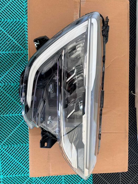 Far faruri dreapta Led Pure Vision Renault Arkana nou original Renault