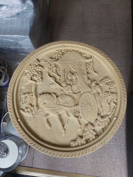 Уникат!!! 2бр. красиви масички с фигури