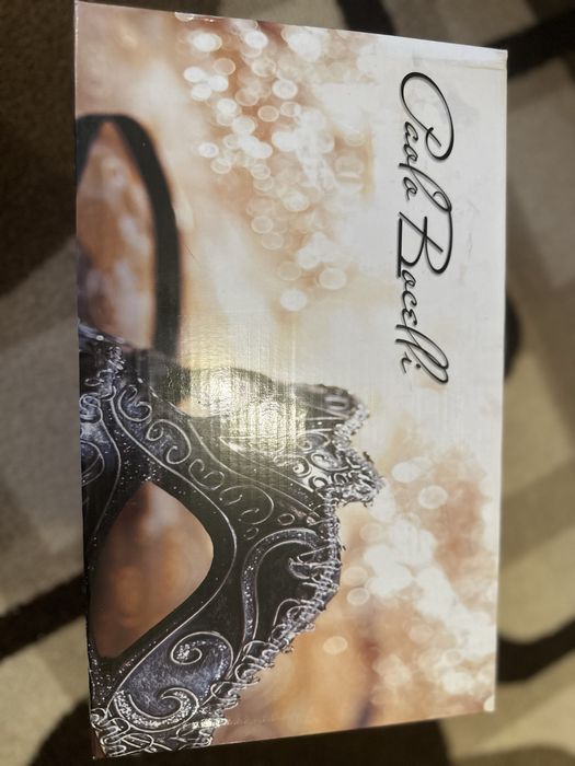 Сандали на висок ток