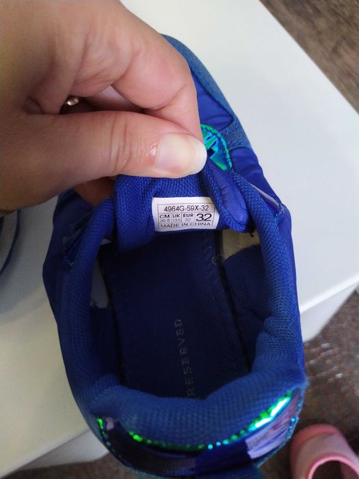 Маратонки номер 32