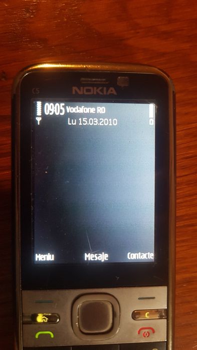 Cu butoane ,Nokia C5.00