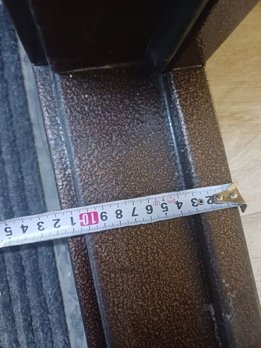 Входная железная дверь