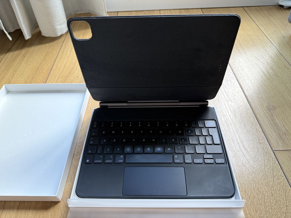 iPad Magic Keyboard 11 inch